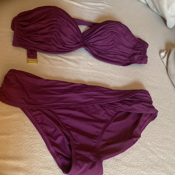 Like new bikini. Beautiful color. - Picture 3 of 7